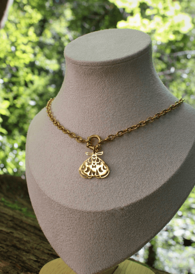 Collier Papillon de nuit - ras de cou  