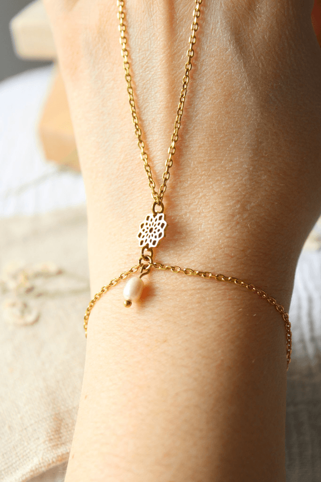 Bijou de main 