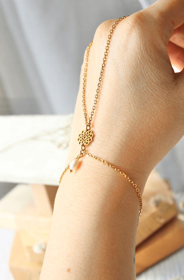 Bijou de main 